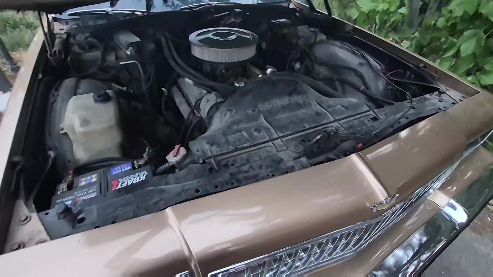 Chevrolet Caprice engine bay preview